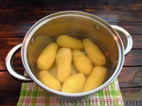 Фото приготовления рецепта: Сосиски, запечённые в картофельном тесте с сыром - шаг №3