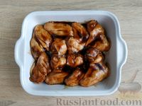 Фото приготовления рецепта: Куриные крылышки в соусе терияки, запечённые в духовке - шаг №6