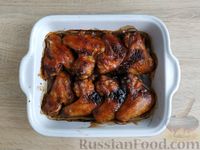 Фото приготовления рецепта: Куриные крылышки в соусе терияки, запечённые в духовке - шаг №7