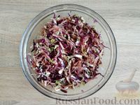 Фото приготовления рецепта: Салат из трёх видов капусты с маринованным луком - шаг №10