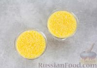 Фото приготовления рецепта: Апельсиновое желе с кокосовой стружкой - шаг №7