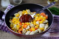Фото приготовления рецепта: Куриное филе, тушенное с кукурузой и морковью в томатном соусе - шаг №7