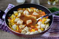Фото приготовления рецепта: Куриное филе, тушенное с кукурузой и морковью в томатном соусе - шаг №8
