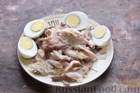 Фото приготовления рецепта: Паштет из копчёной скумбрии со сливками и яйцом - шаг №4