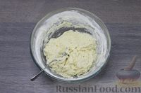 Фото приготовления рецепта: Дрожжевые пирожки с яйцом и зелёным луком (в духовке) - шаг №10
