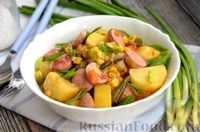 Фото приготовления рецепта: Рагу из замороженных овощей с картошкой и сосисками - шаг №11
