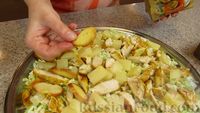 Фото приготовления рецепта: Салат с пекинской капустой, курицей и ананасом - шаг №9