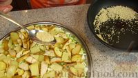 Фото приготовления рецепта: Салат с пекинской капустой, курицей и ананасом - шаг №10