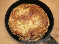 Фото приготовления рецепта: Пирог из лаваша с творогом и сыром (на сковороде) - шаг №15