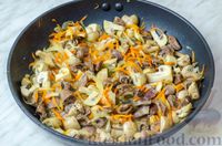 Фото приготовления рецепта: Булгур с куриными сердечками и грибами (на сковороде) - шаг №8