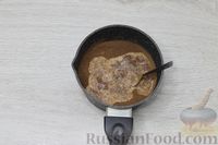 Фото приготовления рецепта: Пирожные "Картошка" из панировочных сухарей - шаг №4