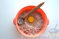 Фото приготовления рецепта: Куриные фрикадельки, запечённые с гречкой в томатно-сметанном соусе - шаг №5