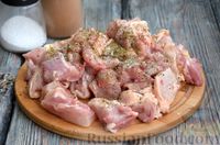 Фото приготовления рецепта: Жаркое из картошки и курицы, с брюссельской капустой - шаг №4