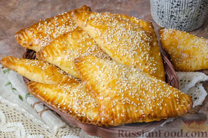 Пирожки с начинкой из щавеля - рецепт приготовления с пошаговыми фото