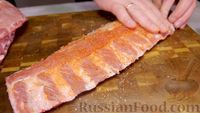 Фото приготовления рецепта: Свиные рёбрышки в духовке под соусом барбекю - шаг №3