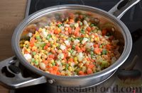 Фото приготовления рецепта: Рис с замороженными овощами и тилапией - шаг №4