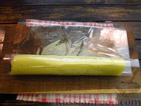 Фото приготовления рецепта: Роллы из картошки с селёдкой и солёными огурцами - шаг №12