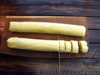 Фото приготовления рецепта: Роллы из картошки с селёдкой и солёными огурцами - шаг №16