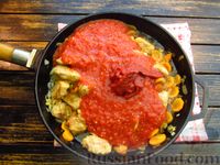 Фото приготовления рецепта: Макароны со свининой в томатном соусе - шаг №12