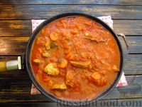 Фото приготовления рецепта: Макароны со свининой в томатном соусе - шаг №15