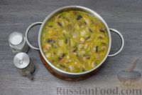 Фото приготовления рецепта: Грибной суп с беконом - шаг №7