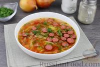 Фото приготовления рецепта: Томатный суп с колбасками, фасолью и капустой - шаг №10