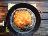 Фото приготовления рецепта: Шницель из свинины, запечённый с томатной сальсой и моцареллой - шаг №16