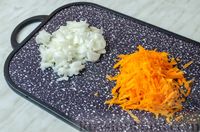 Фото приготовления рецепта: Рис с фаршем (на сковороде) - шаг №2