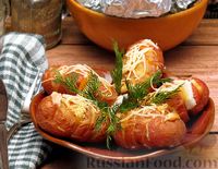 Фото к рецепту: Запечённая картошка-гармошка с салом и сыром (в фольге)
