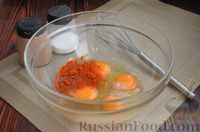 Фото приготовления рецепта: Картофельная запеканка с колбасой и сыром (на сковороде) - шаг №7