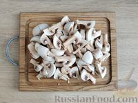 Фото приготовления рецепта: Котлеты из фарша с грибами и квашеной капустой - шаг №2