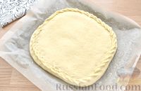 Фото приготовления рецепта: Дрожжевой пирог на молоке, с курагой и сахарной крошкой - шаг №12
