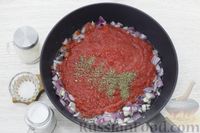 Фото приготовления рецепта: Спагетти в сливочно-томатном соусе - шаг №3
