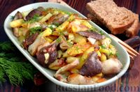 Фото приготовления рецепта: Жареная картошка с солёными грибами - шаг №12