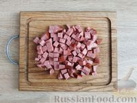 Фото приготовления рецепта: Оладьи с копчёной колбасой, на кефире - шаг №7