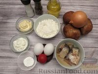 Фото приготовления рецепта: Заливной пирог на сметане и майонезе, с консервированной рыбой и картошкой - шаг №1