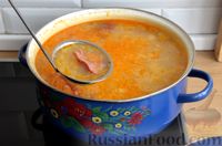 Фото приготовления рецепта: Зганянка (суп с копчёными рёбрышками, квашеной капустой и фасолью) - шаг №12