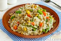 Фото к рецепту: Рис с фаршем и замороженными овощами