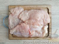 Фото приготовления рецепта: Отбивные из куриного филе в соевом кляре - шаг №3