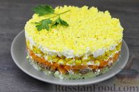 Фото к рецепту: Слоёный салат с тунцом, картофелем, морковью, кукурузой и яйцами