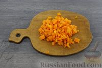 Фото приготовления рецепта: Слоёный салат с тунцом, картофелем, морковью, кукурузой и яйцами - шаг №8