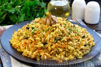 Фото к рецепту: Рис с фаршем и овощами, на сковороде