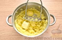 Фото приготовления рецепта: Картофельная запеканка с курицей и грибами - шаг №9