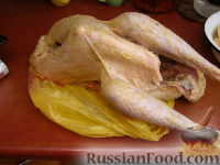 Фото приготовления рецепта: Индейка в горчичном соусе, запеченная с яблоками - шаг №6