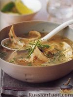 Фото к рецепту: Куриный суп с рисом и лемонграссом