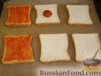 Фото приготовления рецепта: Гренки с кетчупом и сыром - шаг №2