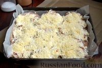 Фото приготовления рецепта: Куриное филе, запечённое с тремя видами сыра и вялеными помидорами - шаг №10