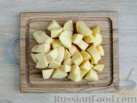 Фото приготовления рецепта: Рагу с капустой, картошкой и тушёнкой - шаг №6