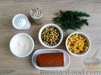 Фото приготовления рецепта: Салат с зелёным горошком, кукурузой и колбасой - шаг №1