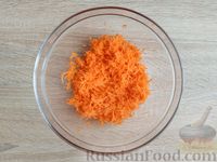 Фото приготовления рецепта: Гренки с морковью и варёными яйцами - шаг №3